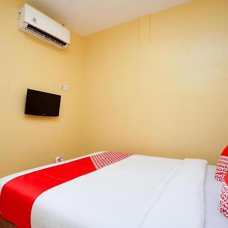 Oyo 2656 Az Zahra Residence Syariah Сурабая Екстериор снимка