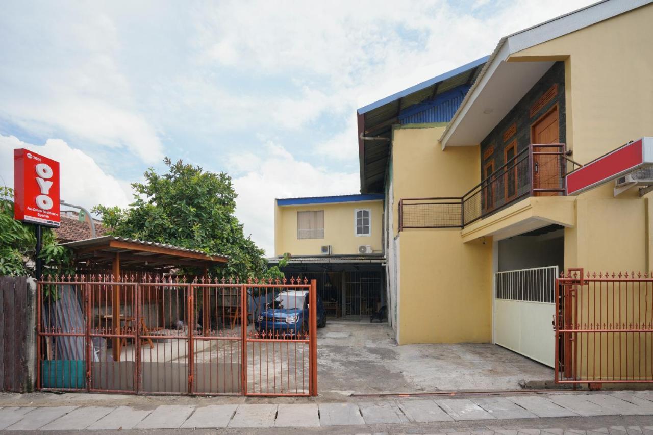 Oyo 2656 Az Zahra Residence Syariah Сурабая Екстериор снимка