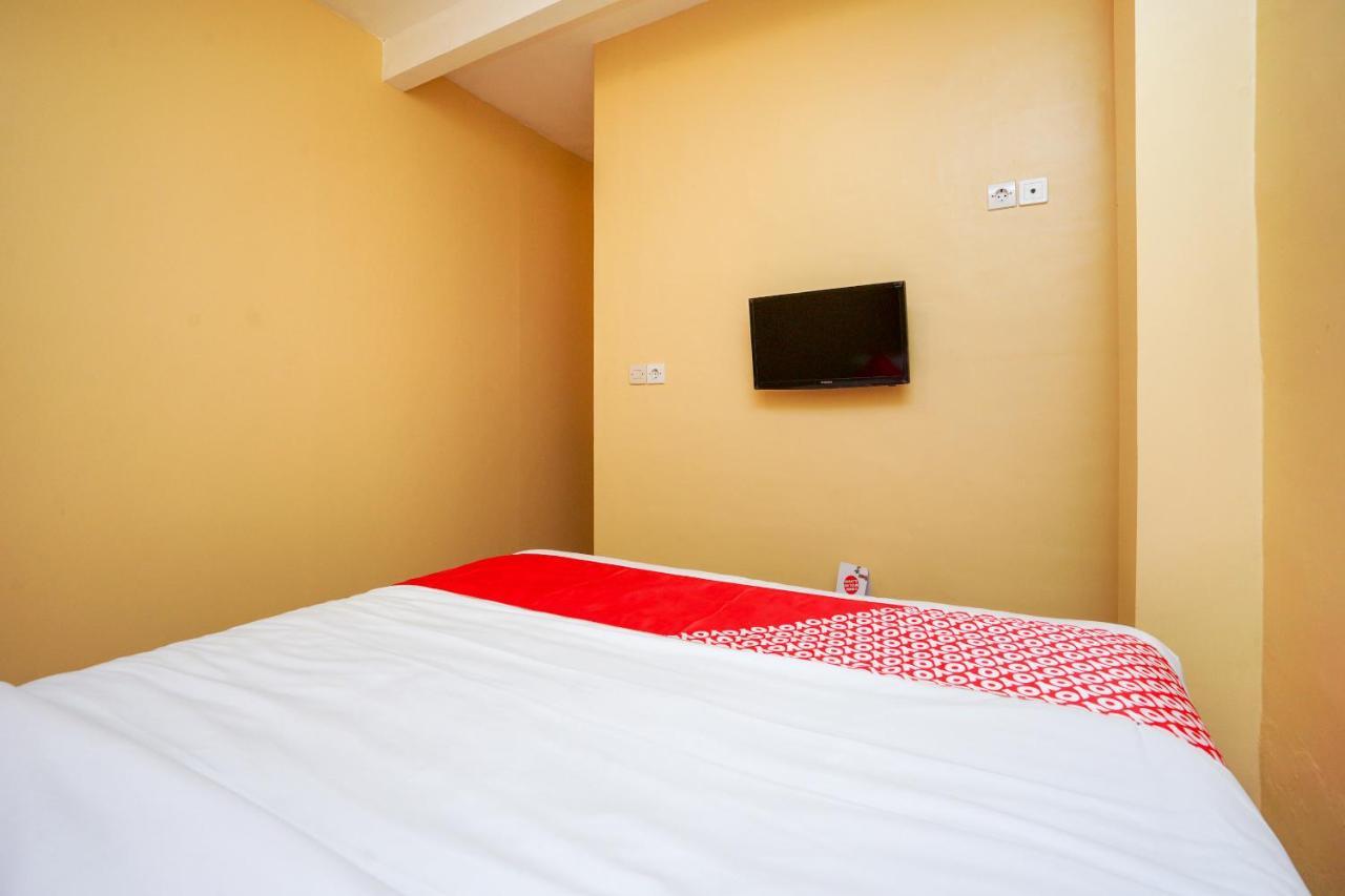 Oyo 2656 Az Zahra Residence Syariah Сурабая Екстериор снимка