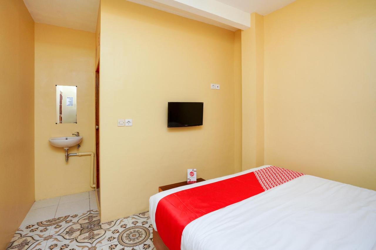 Oyo 2656 Az Zahra Residence Syariah Сурабая Екстериор снимка