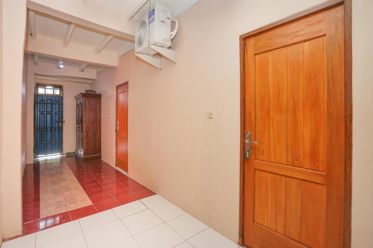 Oyo 2656 Az Zahra Residence Syariah Сурабая Екстериор снимка